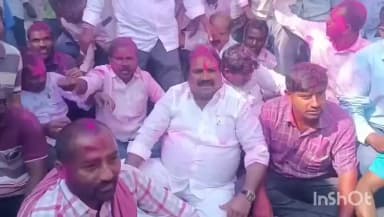 వర్ధన్నపేట: వర్ధన్నపేట పట్టణంలో బి ఆర్ ఎస్ శ్రేణులు ఆందోళన, అధికార దుర్వినియోగం పాల్పడుతున్నారంటూ ధర్నా