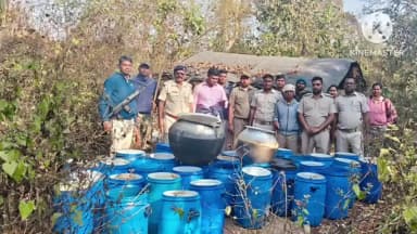 ବଡସାହି: ଖଡିକାପଦା ଜଙ୍ଗଲିଆ ଅଞ୍ଚଳରେ ଚାଲିଥିବା ଚୋରା ଦେଶିମଦ କାରଖାନା ଉପରେ ଅବକାରୀ ବିଭାଗର ମିଳିତ ଚଢାଉ, ମହୁଲପୋଚ ଓ ରନ୍ଧାମଦ ସମେତ ସରଞ୍ଜାମ ନଷ୍ଟ