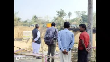 দাসপুর ১: পলাশপাই খালের উপর চলেছে বাঁশখাল- চেচুঁয়া সংযুক্তিকরনের কাজ। পরিদর্শনে ত্রিস্তর পঞ্চায়েতের প্রতিনিধিগন ।