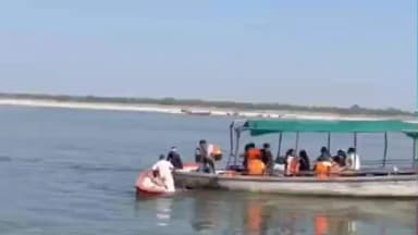 वाराणसी में गंगा के बीच नहीं चलेगी नाव, प्रशासन ने हादसे के बाद निर्धारित किया नया रूट