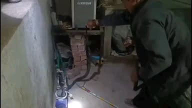 बड़वाह: बड़वाह: महेश्वर रोड स्थित नारायण दूध डेयरी में निकले काले कोबरा नाग का रेस्क्यू किया गया