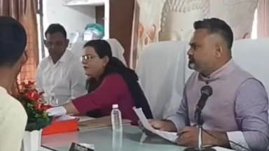 तमकुही राज: तमकुहीराज में समाधान दिवस पर डीएम-एसपी ने सुनी 54 फरियाद, 6 का मौके पर किया निस्तारण