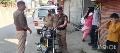 बागेश्वर: यातायात पुलिस ने बुलेट में लगा प्रेशर हॉर्न हटाया और चालान काटा