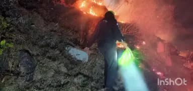 बागेश्वर: नीलेश्वर मंदिर के समीप जंगल में लगी आग पर फायर यूनिट ने पाया काबू, टला बड़ा हादसा