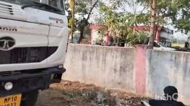 चाचौड़ा: चाचौड़ा विधानसभा के रघुनाथपुरा में अवैध उत्खनन पर पुलिस की छापेमारी, माफिया भागे, एक डंपर ज़ब्त