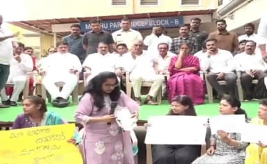 హిమాయత్ నగర్: గరిట పట్టిన చేతులే పోరాటానికి సిద్ధం,
మూసీ తీరంలో మహిళల ఆగ్రహ జ్వాల,
మా ఇల్లు మా హక్కు, అభివృద్ధి పేరిట అన్యాయం వద్దు