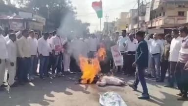 पानसेमल: मंत्रियों के बयान पर पानसेमल ब्लॉक कांग्रेस कमेटी ने रैली निकालकर किया पुतला दहन