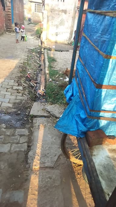 यह केवरा का वीडियो है यह आदमी दारू पीके गाली गलौज कर रहा है