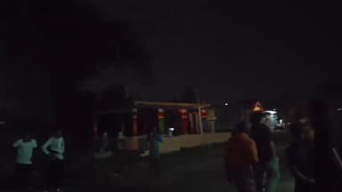 நாங்குநேரி: பெரும்பத்து இந்திரா காலனியில் 9 பேர் கொண்ட கும்பல் வெறிச்செயலால் இருவர் வெட்டி படுகொலை. பதற்றம்.