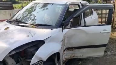 নাৰায়ণপুৰ: জৰাবাৰীত ভয়ংকৰ পথ দু*ৰ্ঘটনা,নিয়ন্ত্ৰণ হেৰুৱাই গছত খুন্দা এখন বাহনৰ, আঘাতপ্ৰাপ্ত হয় চালক