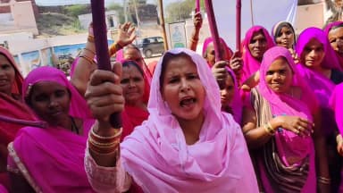 लापरवा अधिकारियों के खिलाफ खोला जाएगा मोर्चा
गुलाबी गैंग जिंदाबाद