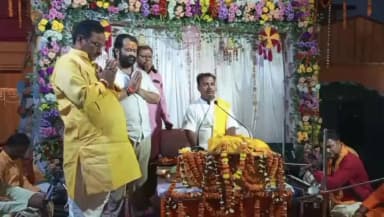 मदनपुर: उमंगा पहाड़ पर वृंदावन के कथावाचक नीरज भास्कर जी महाराज ने किया सत्य का वर्णन, भक्तिमय हो रहा माहौल