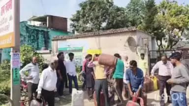 त्रिपुला चौराहा स्थित गैस संकट पर फूटा जन आक्रोश, सूर्य गैस एजेंसी के गोदाम पर उपभोक्ताओं का हंगामा, वीडियो हुआ वायरल