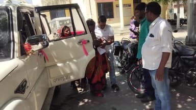 बाराचट्टी: हेमरा लूटा स्कूल के पास बच्चा चोर समझकर मानसिक रूप से विक्षिप्त वृद्ध महिला से मारपीट, ऊंगली भी काटी