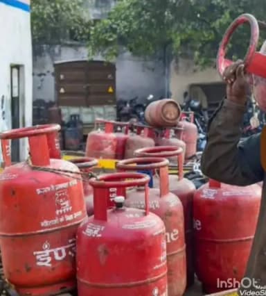 नकुड: महंगी में आपूर्ति विभाग ने छापेमारी कर बड़ी संख्या में घरेलू गैस का भंडारण पकड़ा