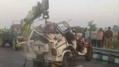 लालगंज: पूर्वांचल एक्सप्रेसवे पर बोलेरो डिवाइडर से टकराई, एक व्यक्ति की मौत, पुलिस अग्रिम विधिक कार्यवाही में जुटी