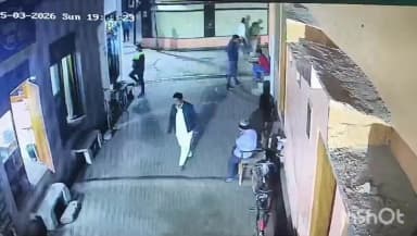 मुज़फ्फरनगर: बेजुबान जानवर के साथ क्रूरता, युवक द्वारा पटक-पटक कर मारने का वीडियो हुआ वायरल