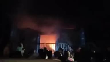 बांका: प्ले किड्स स्कूल में शॉर्ट सर्किट से भीषण आग, हॉस्टल में सो रहे 6 बच्चे बेहोश, अस्पताल में भर्ती