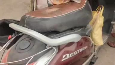 ରାୟଗଡା: ସ୍ଥାନୀୟ ସ୍ୱାଗତ ହୋଟେଲ ନିକଟରେ ସ୍କୁଟିର ଡ଼ିକି ଭାଙ୍ଗି ୧୦୦ ଗ୍ରାମ ସୁନା ଗହଣା ଓ ନଗଦ ୮୦,୦୦୦ ଟଙ୍କା ଲୁଟ, ପୋଲିସ ତଦନ୍ତ ଜାରି