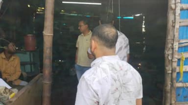 आदित्यपुर गम्हरिया: आशियाना मोड़ के पास सरकारी ज़मीन पर अवैध स्क्रैप टाल पर गम्हरिया अंचल विभाग का छापा