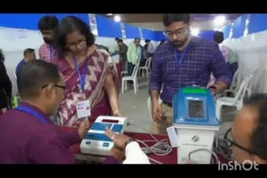 গুৱাহাটী: দ্বিতীয় পৰ্যায়ৰ ৰেণ্ডমাইজেশ্যনৰ পাছত আৰম্ভ হ'ল ই.ভি.এমত প্ৰাৰ্থীৰ নাম আৰু প্ৰতীক চিহ্ন সন্নিৱিষ্ট প্ৰক্ৰিয়া