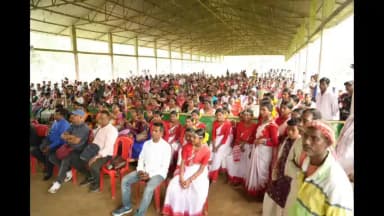 ডুমডুমা: নগাধূলী চাহ বাগিচা ৰাজহুৱা প্ৰেক্ষাগৃহত নিৰ্বাচনী প্ৰচাৰ সভাত উপস্থিত থাকে ডুমডুমাৰ বিজেপি প্ৰাৰ্থী ৰূপেশ গোৱালাই