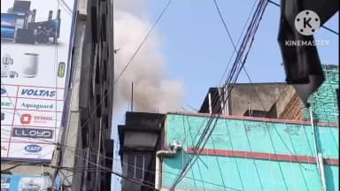 गिरिडीह: कालीबाड़ी चौक स्थित टिबड़ेवाल टेक्सटाइल के स्टोर में शॉर्ट सर्किट से आग