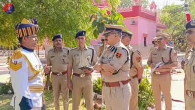श्री राजीव कुमार शर्मा, महानिदेशक पुलिस, राजस्थान का बीकानेर दौरा।
रिजर्व पुलिस लाइन, बीकानेर का निरीक्षण व नए बैरकों का किया उद्घाटन