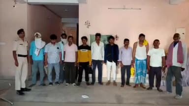 लखीसराय: उत्पाद थाना लखीसराय पुलिस ने एक शराब तस्कर और 10 शराबियों को किया गिरफ्तार