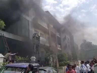 गुरुग्राम: गुरुग्राम में मॉल के बाहर से XUV के चारों टायर चोरी, शॉपिंग करने आया युवक देखता रह गया