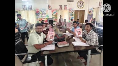 मुंगेली: मुंगेली जिले के जिला ग्रंथालय में विद्यार्थियों को 'जनमन' पत्रिका का वितरण किया गया