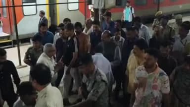 लाडपुरा: लोकसभा अध्यक्ष ओम बिरला 4 दिवसीय दौरे पर कोटा पहुंचे, स्टेशन पर भाजपा कार्यकर्ताओं ने किया स्वागत