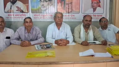 चूरू: जाट महासभा ने सैनिक बस्ती कार्यालय में पीसी कर भारत रत्न चौधरी चरण सिंह का अपमान बर्दाश्त नहीं करने का जताया विरोध