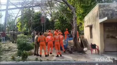 नवाबगंज: बाराबंकी में शादी न होने पर युवक ने टावर पर चढ़ा, पुलिस, दमकल और SDRF ने घंटों की मशक्कत के बाद किया रेस्क्यू