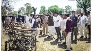 रुदौली: पूर्व मंत्री अब्बास अली जैदी रूश्दी मियां ने पीड़ित परिवारों से मुलाकात कर आर्थिक सहायता प्रदान की