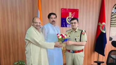 नूह: नूंह जिला के नवनियुक्त SP अर्पित जैन का जिला परिषद प्रमुख जान मोहम्मद ने किया स्वागत