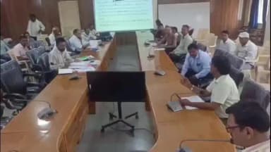 बुरहानपुर: जिला पंचायत कार्यालय में पंचायत सचिव और रोजगार सहायकों की बैठक, सीईओ ने दिए निर्देश