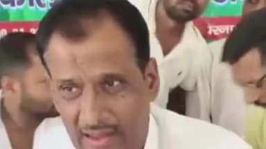 मुशहरी: विश्वविद्यालय परिसर में छात्र नेता का आमरण अनशन दूसरे दिन भी जारी, पूर्व विधायक भी शामिल हुए