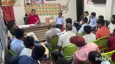 सारठ: पूर्व MLA रणधीर सिंह ने शहरजोरी आवास पर चितरा कोलियरी के अधिकारियों व ग्रामीणों के साथ बैठक की