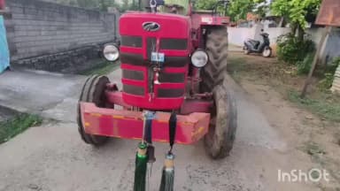 కొత్తగూడెం: పాల్వంచ మండలం నాగారంలో అక్రమ ఇసుక ట్రాక్టర్ ను అడ్డుకున్న సర్పంచ్ స్వప్న,సర్పంచ్ పై దురుసుగా ప్రవర్తించిన ట్రాక్టర్ ఓనర్