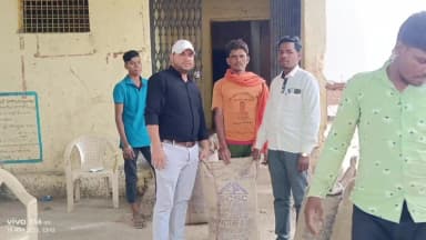 रहटगांव: रहटगांव क्षेत्र में अग्निकांड के बाद राहत: पीड़ित परिवारों को मिला खाद्यान्न