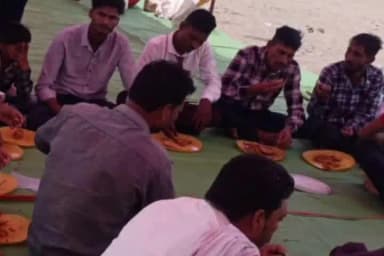 देवरी: अक्षय तृतीया पर पतई नर्मदा घाट पर पूज्य महाराज जी के आशीर्वाद से 3 जोड़े विवाह बंधन में बंधे