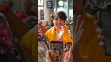 बागेश्वर धाम सरकार का प्रयागराज में ऐतिहासिक स्वागत 🚩 #ytshorts #bageshwardhamsarkar #prayagraj