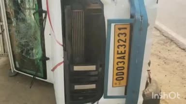 ବୀରମହାରାଜପୁର: ମହଦା ଛକ୍ ନିକଟ ଢାବା ସମ୍ମୁଖରେ ପିକଅପ୍ ଏବଂ ସ୍କର୍ପିଓ ମଧ୍ୟରେ ମୁହାଁ ମୁହିଁ ଧକ୍କା , ଓଲଟିଲା ପିକଅପ