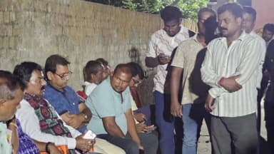 ସୁକିନ୍ଦା: ଖପୁରିଆପଦା ଗ୍ରାମପଞ୍ଚାୟତ କରଣ ସାହିର ଶୋକ ସନ୍ତପ୍ତ ପରିବାରବର୍ଗଙ୍କ ନିକଟରେ ପହଞ୍ଚିଲେ ମନ୍ତ୍ରୀ