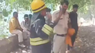 खगौल: दानापुर: सगुना मोड़ स्थित महिंद्रा शोरूम में आग, बेसमेंट का सामान जलकर राख