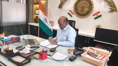 राजगढ़: राजगढ़ कलेक्टर गिरीश कुमार मिश्रा ने सहकारी बैंक शाखाओं की समीक्षा की