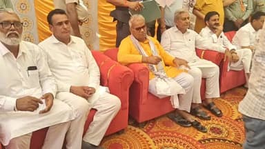 पीलीबंगा: पीलीबंगा कस्बे में व्यापार मंडल अध्यक्ष हनुमान प्रसाद रोहतकिया के आवास पर स्कूली शिक्षा मंत्री मदन दिलावर का हुआ सम्मान