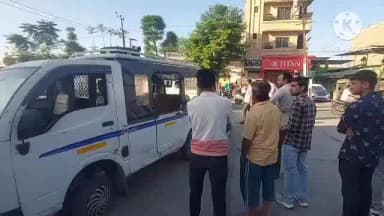 सुमेरपुर: भाटी चौराहे पर बजरी से भरे ट्रैक्टर ने स्कूली बच्चों से भरी वेन को मारी टक्कर, वेन चालक की सूझबूझ से बड़ा हादसा टला