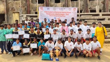 दुमका: दुमका में अस्मिता लीग 2026 का समापन, महिला खिलाड़ियों का शानदार प्रदर्शन